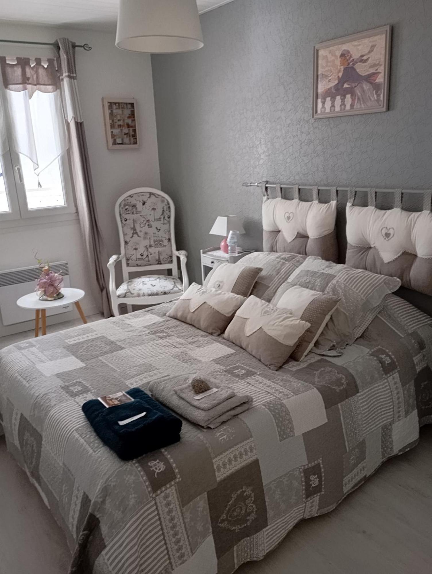 La Maison Rose 2 Chambres Avec Lit Pour 2 Personnes Et 2 Salles De Bains Невер Екстер'єр фото